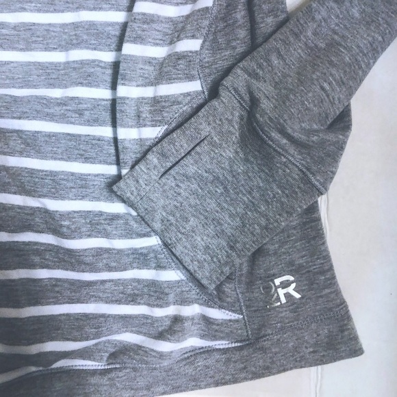 Kenneth Cole Reaction Activewear Sweater - Picture 2 of 3